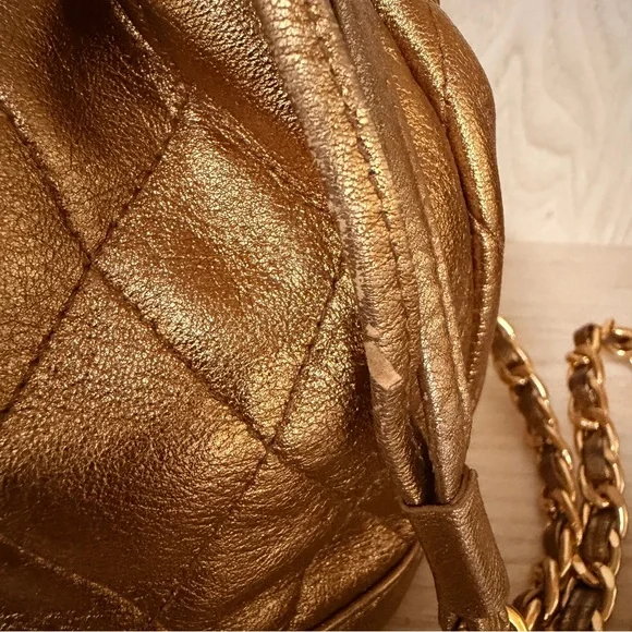 Vintage I Magnin Gold Quilted Drawstring cross body Chain Strap and tassels - Picture 7 of 15